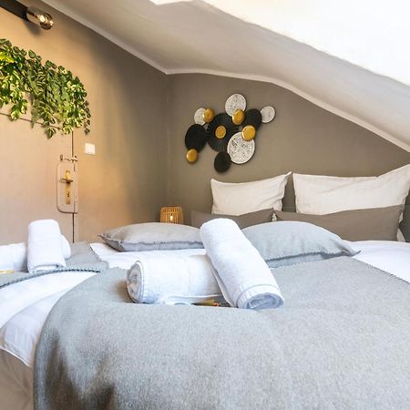 20 Seconds To Charles Bridge Apartment ปราก ภายนอก รูปภาพ