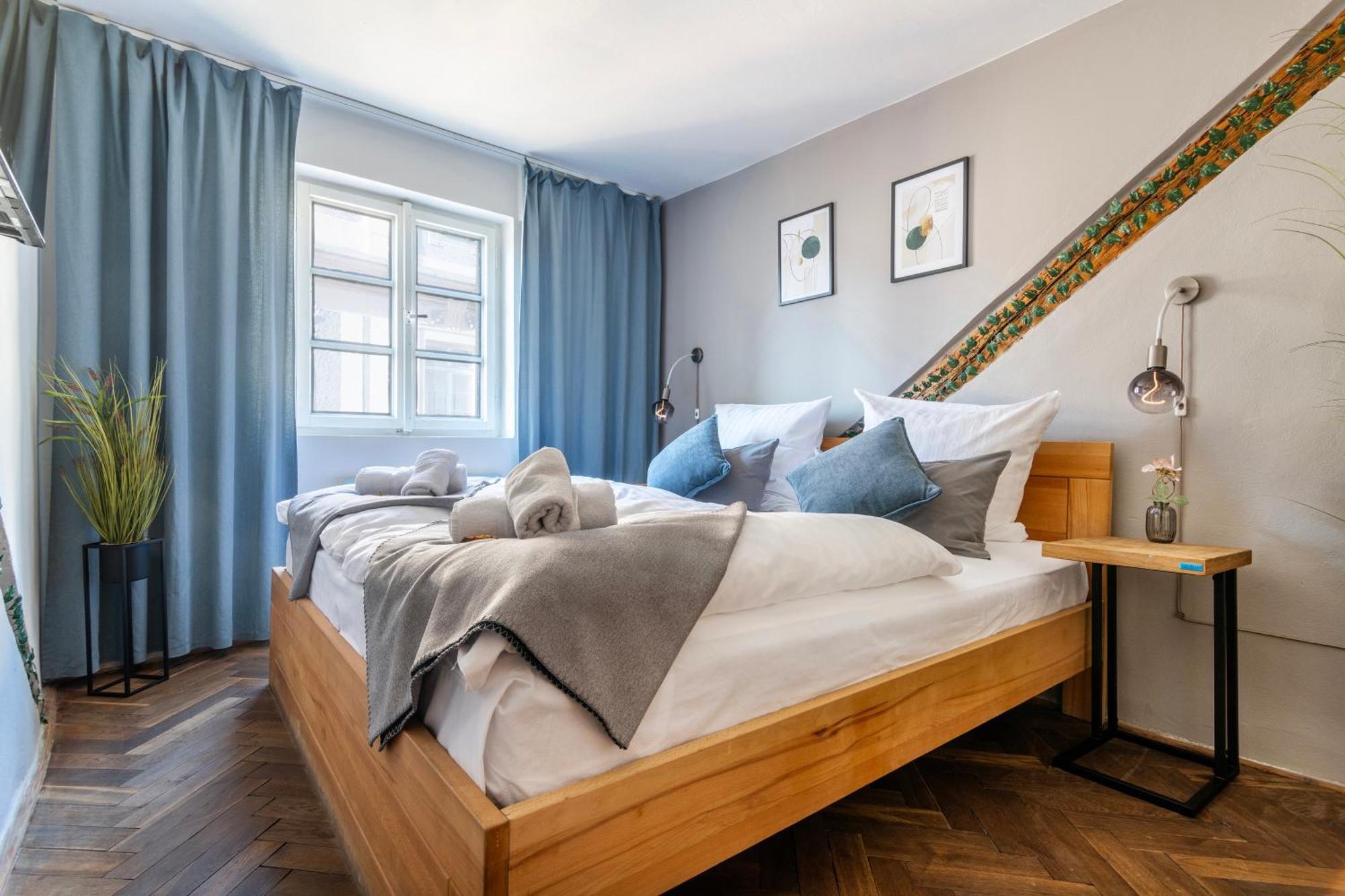 20 Seconds To Charles Bridge Apartment ปราก ภายนอก รูปภาพ